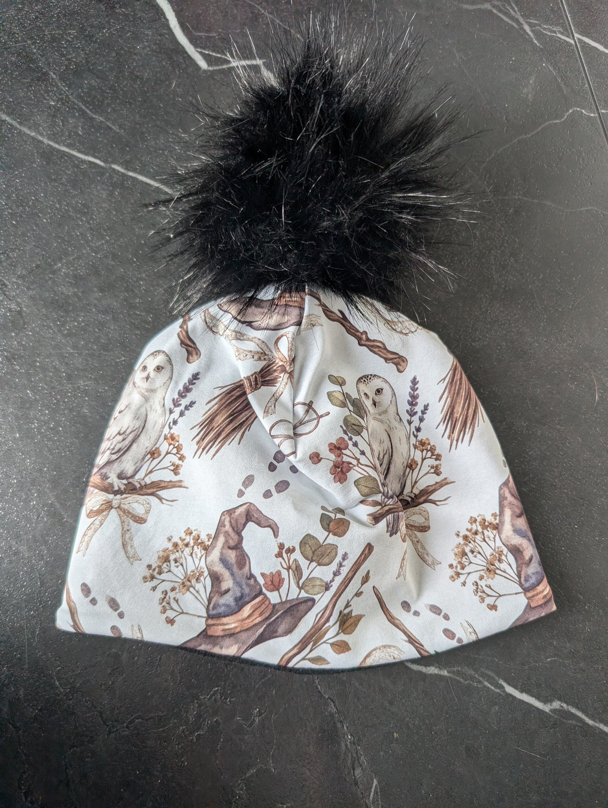 Tuque à motif Chapeau et Sorcellerie